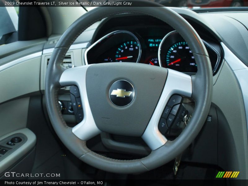 Silver Ice Metallic / Dark Gray/Light Gray 2009 Chevrolet Traverse LT