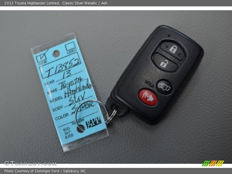 Classic Silver Metallic / Ash 2013 Toyota Highlander Limited