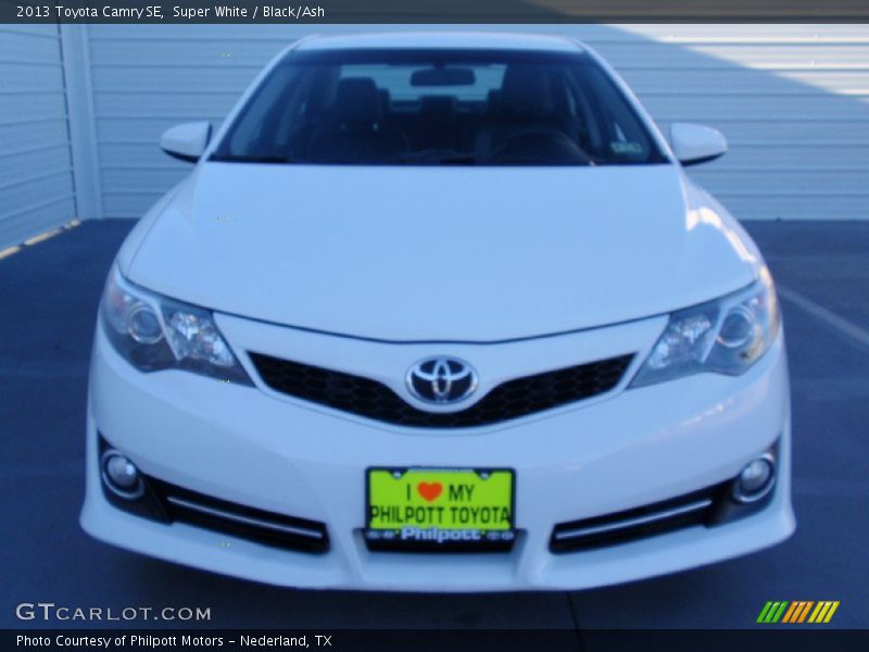 Super White / Black/Ash 2013 Toyota Camry SE