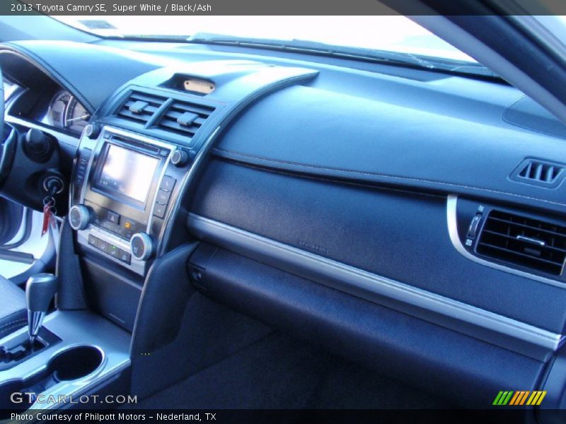 Super White / Black/Ash 2013 Toyota Camry SE