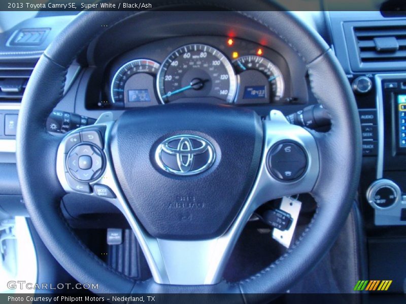 Super White / Black/Ash 2013 Toyota Camry SE