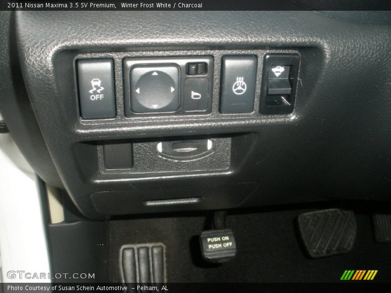 Winter Frost White / Charcoal 2011 Nissan Maxima 3.5 SV Premium