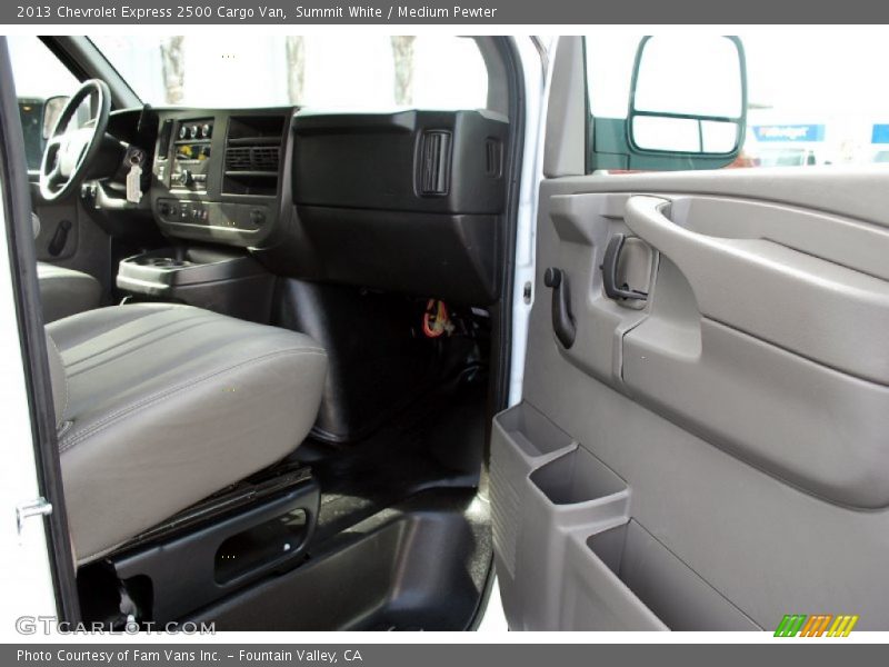 Summit White / Medium Pewter 2013 Chevrolet Express 2500 Cargo Van