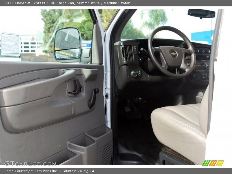 Summit White / Medium Pewter 2013 Chevrolet Express 2500 Cargo Van