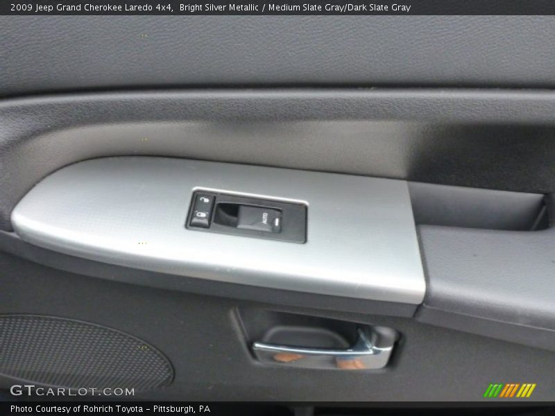 Bright Silver Metallic / Medium Slate Gray/Dark Slate Gray 2009 Jeep Grand Cherokee Laredo 4x4