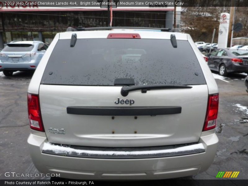 Bright Silver Metallic / Medium Slate Gray/Dark Slate Gray 2009 Jeep Grand Cherokee Laredo 4x4