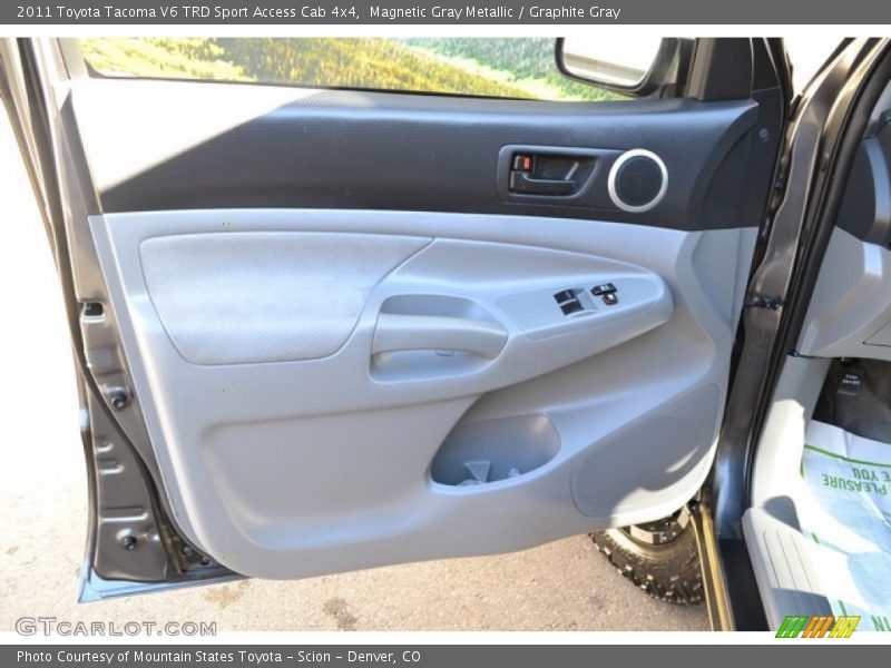 Magnetic Gray Metallic / Graphite Gray 2011 Toyota Tacoma V6 TRD Sport Access Cab 4x4