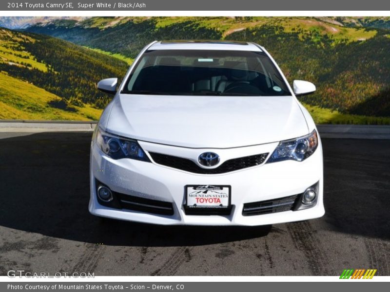 Super White / Black/Ash 2014 Toyota Camry SE