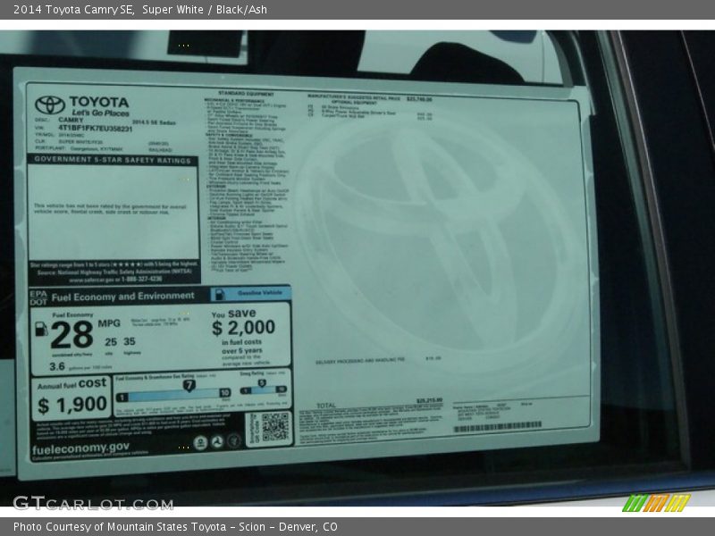 Super White / Black/Ash 2014 Toyota Camry SE