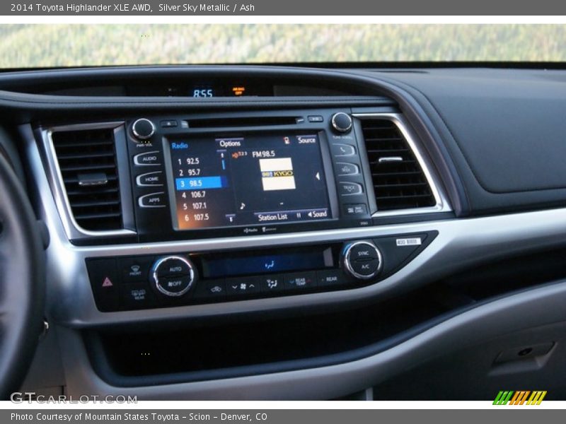 Controls of 2014 Highlander XLE AWD