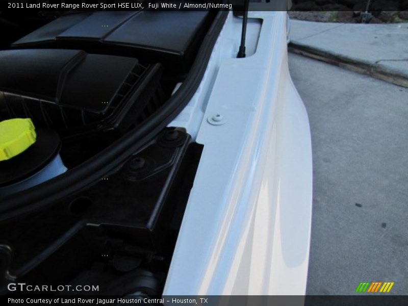 Fuji White / Almond/Nutmeg 2011 Land Rover Range Rover Sport HSE LUX