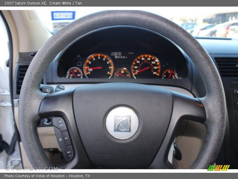 Cream White / Tan 2007 Saturn Outlook XE