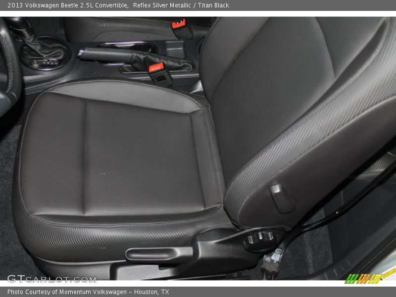 Front Seat of 2013 Beetle 2.5L Convertible