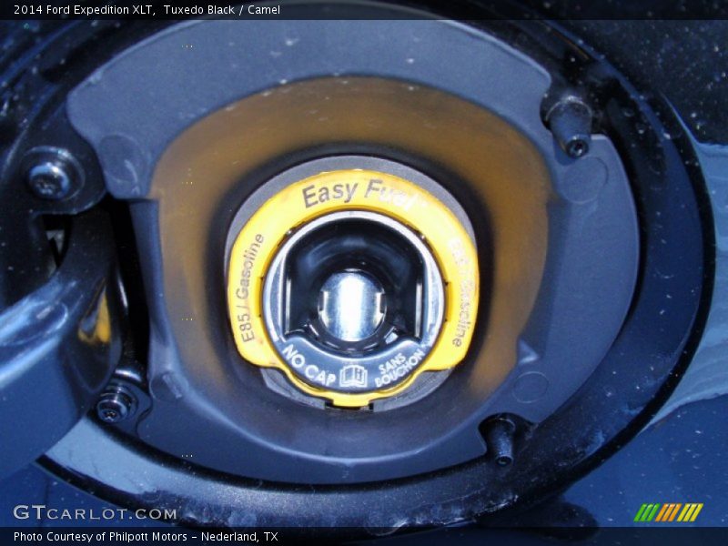 Tuxedo Black / Camel 2014 Ford Expedition XLT