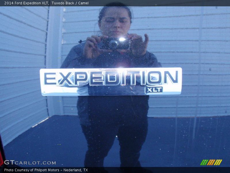 Tuxedo Black / Camel 2014 Ford Expedition XLT