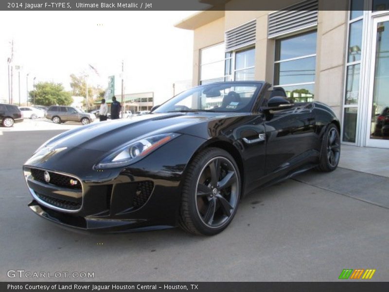 Front 3/4 View of 2014 F-TYPE S