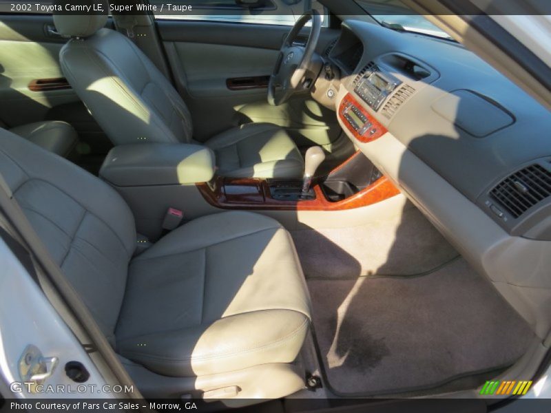 Super White / Taupe 2002 Toyota Camry LE