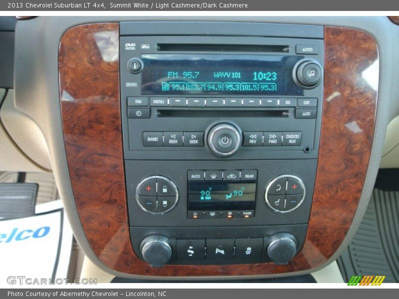 Summit White / Light Cashmere/Dark Cashmere 2013 Chevrolet Suburban LT 4x4