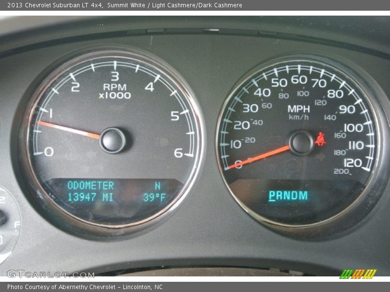 Summit White / Light Cashmere/Dark Cashmere 2013 Chevrolet Suburban LT 4x4