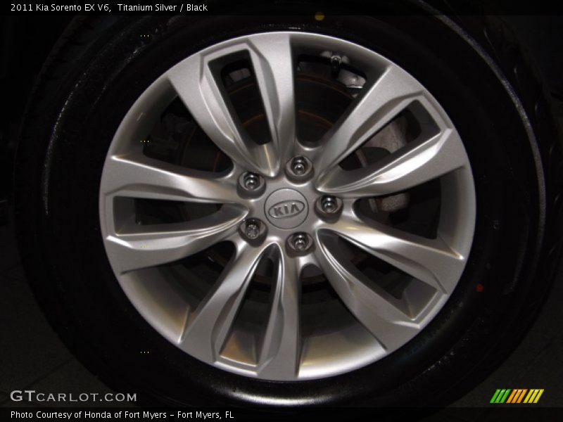 Titanium Silver / Black 2011 Kia Sorento EX V6