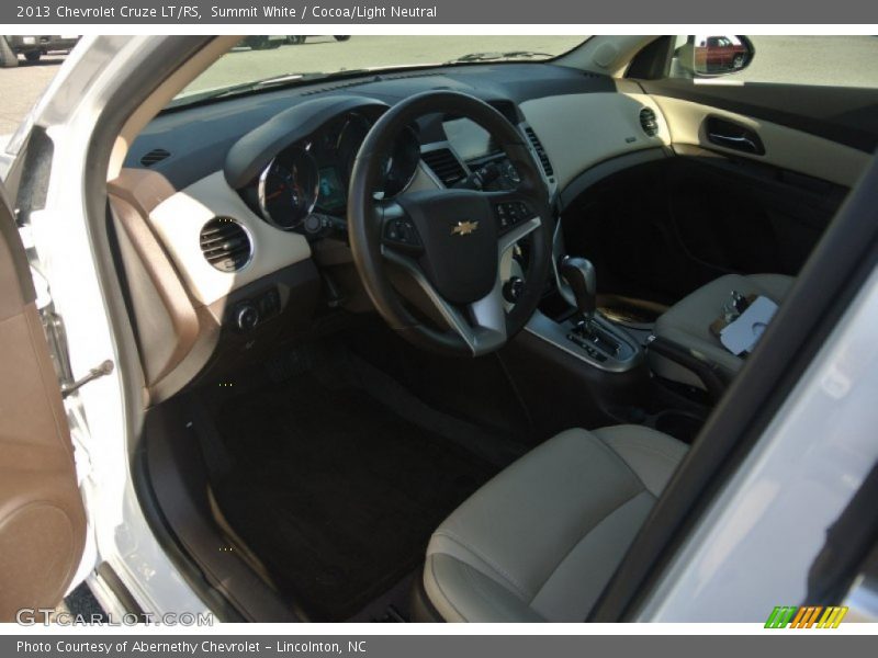 Summit White / Cocoa/Light Neutral 2013 Chevrolet Cruze LT/RS