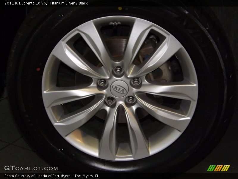 Titanium Silver / Black 2011 Kia Sorento EX V6
