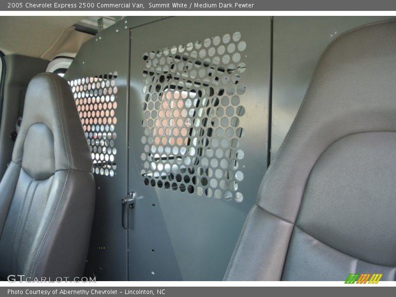 Summit White / Medium Dark Pewter 2005 Chevrolet Express 2500 Commercial Van