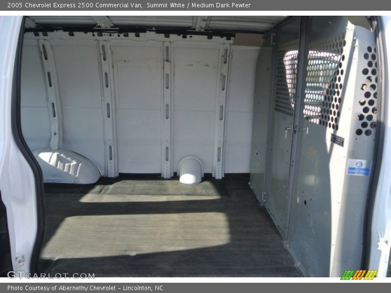 Summit White / Medium Dark Pewter 2005 Chevrolet Express 2500 Commercial Van
