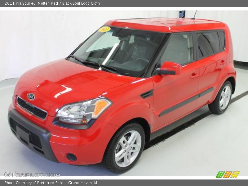 Molten Red / Black Soul Logo Cloth 2011 Kia Soul +