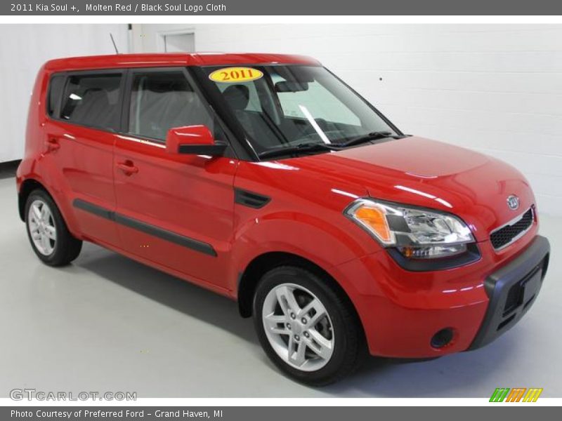 Molten Red / Black Soul Logo Cloth 2011 Kia Soul +
