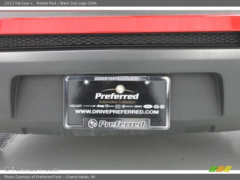 Molten Red / Black Soul Logo Cloth 2011 Kia Soul +