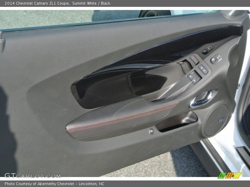 Door Panel of 2014 Camaro ZL1 Coupe