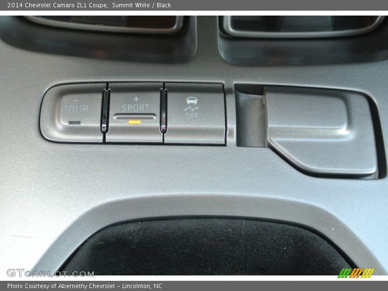 Controls of 2014 Camaro ZL1 Coupe