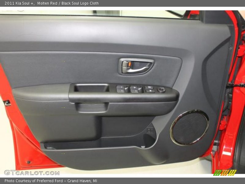 Molten Red / Black Soul Logo Cloth 2011 Kia Soul +