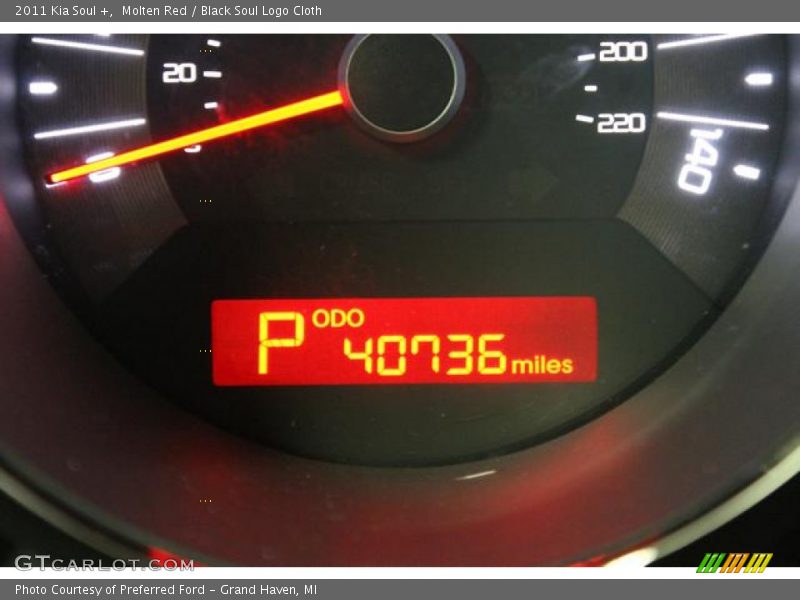 Molten Red / Black Soul Logo Cloth 2011 Kia Soul +