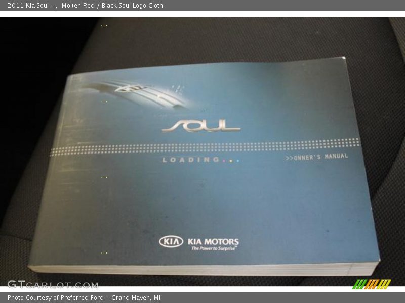 Molten Red / Black Soul Logo Cloth 2011 Kia Soul +