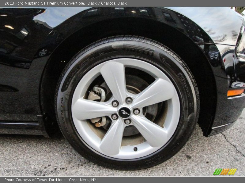  2013 Mustang GT Premium Convertible Wheel