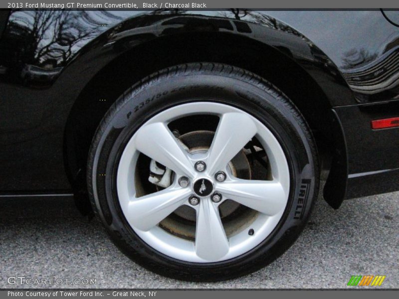  2013 Mustang GT Premium Convertible Wheel