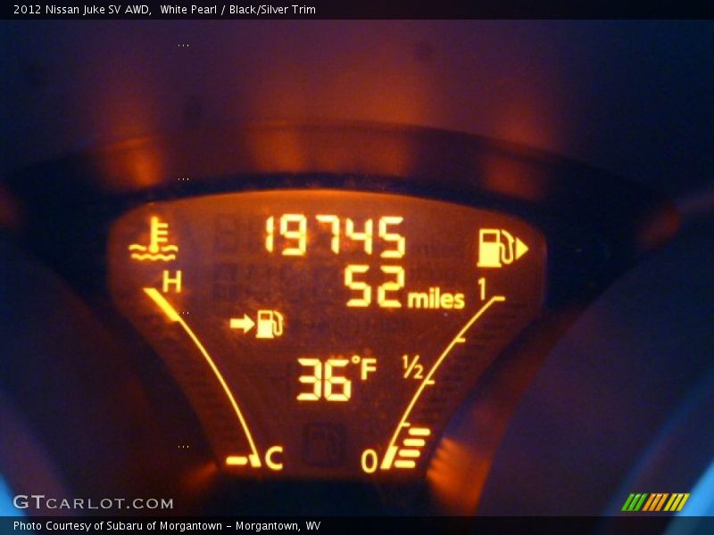 White Pearl / Black/Silver Trim 2012 Nissan Juke SV AWD