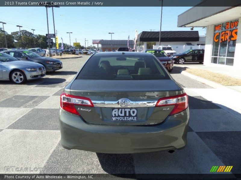 Cypress Green Metallic / Ivory 2013 Toyota Camry XLE