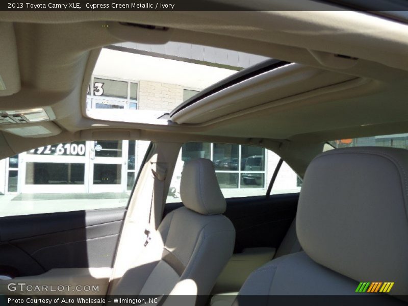 Cypress Green Metallic / Ivory 2013 Toyota Camry XLE