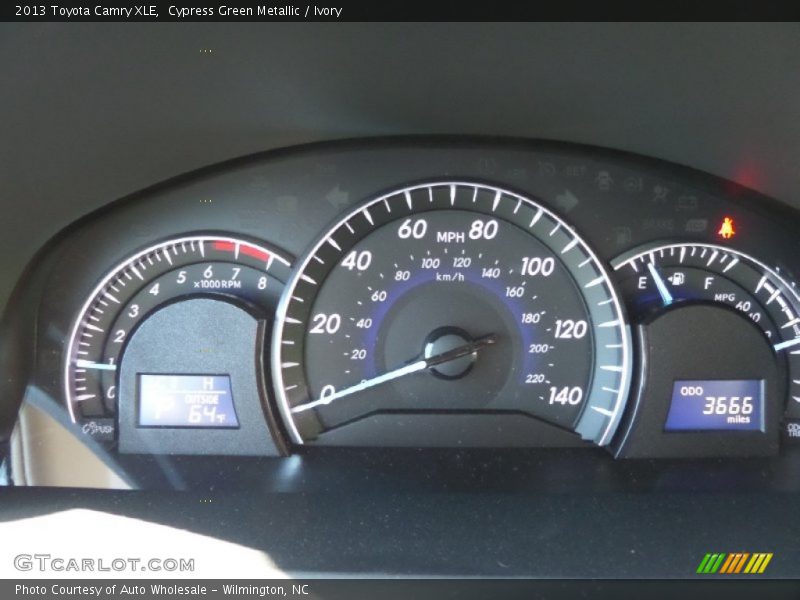 Cypress Green Metallic / Ivory 2013 Toyota Camry XLE