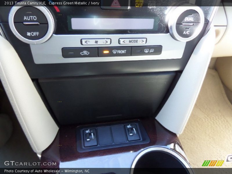 Cypress Green Metallic / Ivory 2013 Toyota Camry XLE