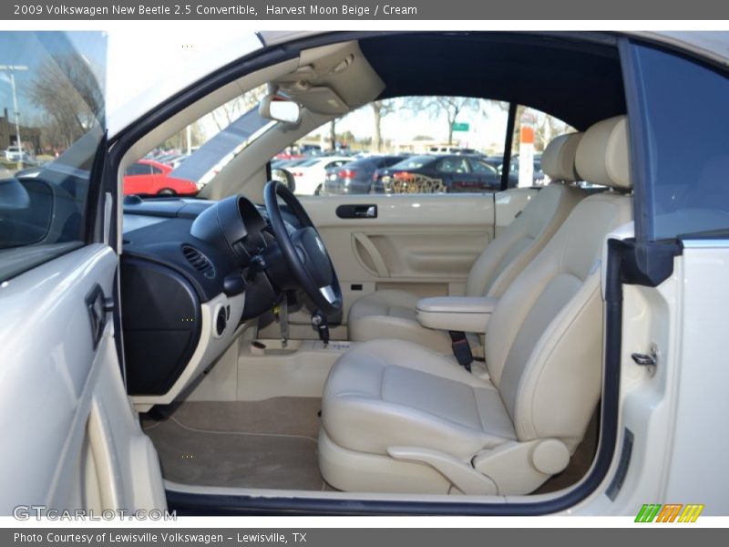 Front Seat of 2009 New Beetle 2.5 Convertible