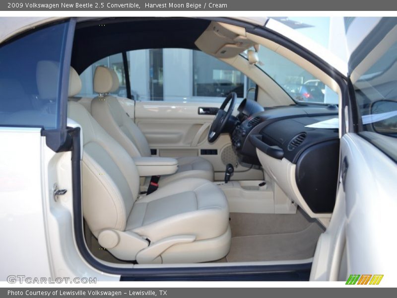 Front Seat of 2009 New Beetle 2.5 Convertible