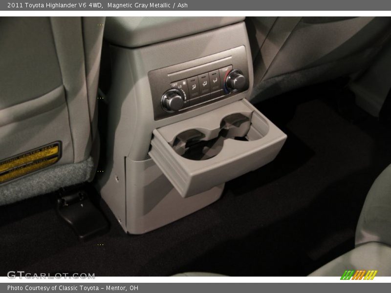 Magnetic Gray Metallic / Ash 2011 Toyota Highlander V6 4WD