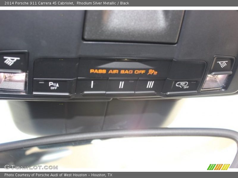 Controls of 2014 911 Carrera 4S Cabriolet