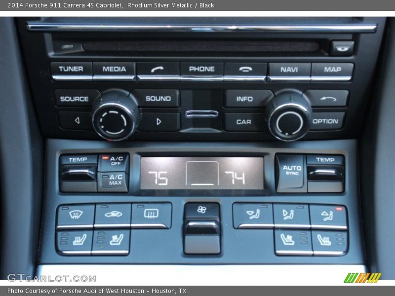 Controls of 2014 911 Carrera 4S Cabriolet