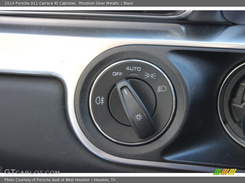 Controls of 2014 911 Carrera 4S Cabriolet