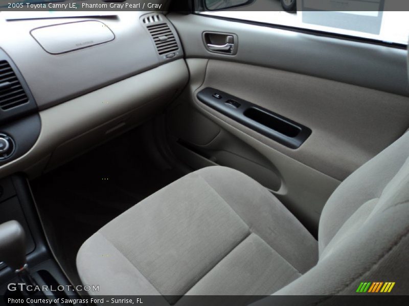 Phantom Gray Pearl / Gray 2005 Toyota Camry LE
